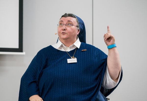 Schwester Teresa beim 34. Personalentscheider-Netzwerktreffen in Ettlingen