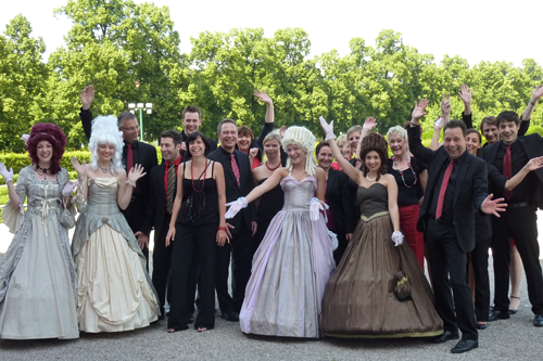 Das Erste Reserve Team beim 7. Netzwerktreffen auf dem Vorplatz des Barockresidenz Rastatt